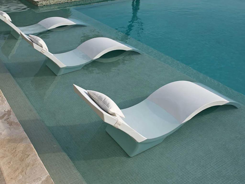 Ledge Lounger Signature