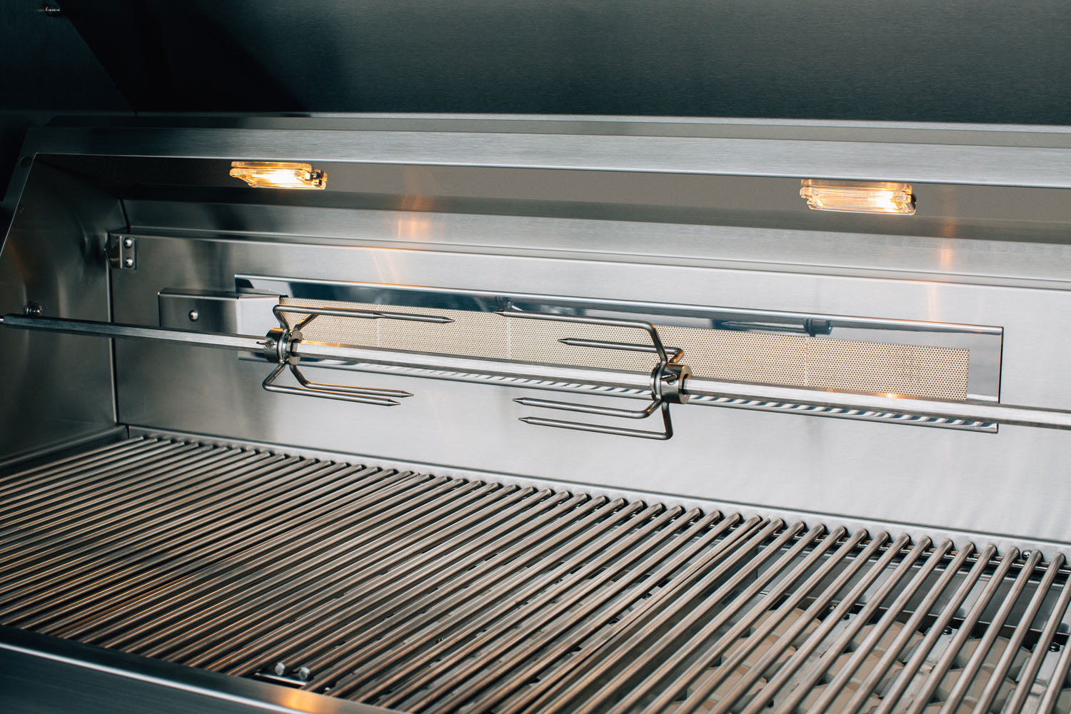 2025 American Made Grills Alturi 42" Freestanding Grill