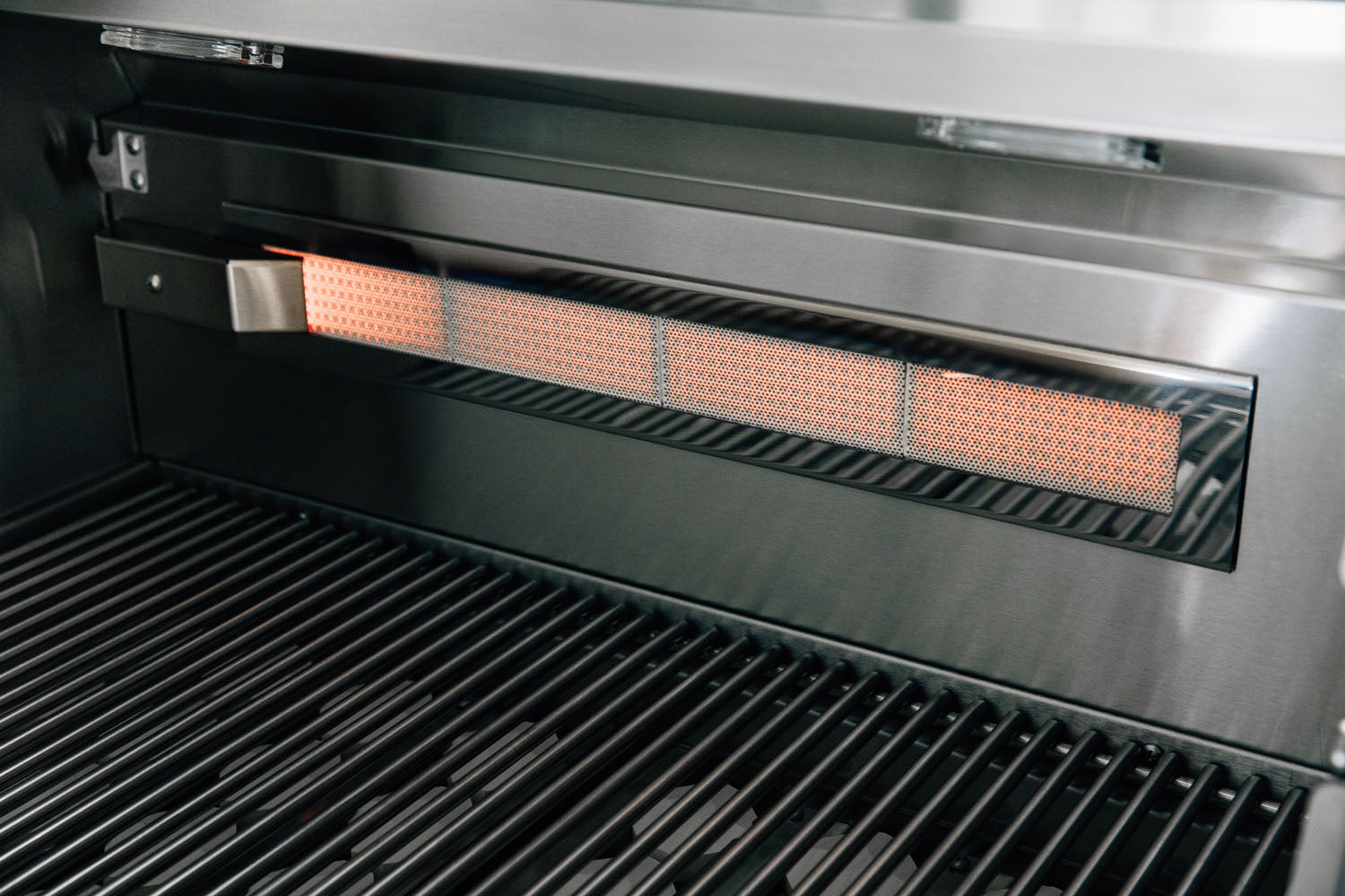 2025 American Made Grills Alturi 42" Freestanding Grill