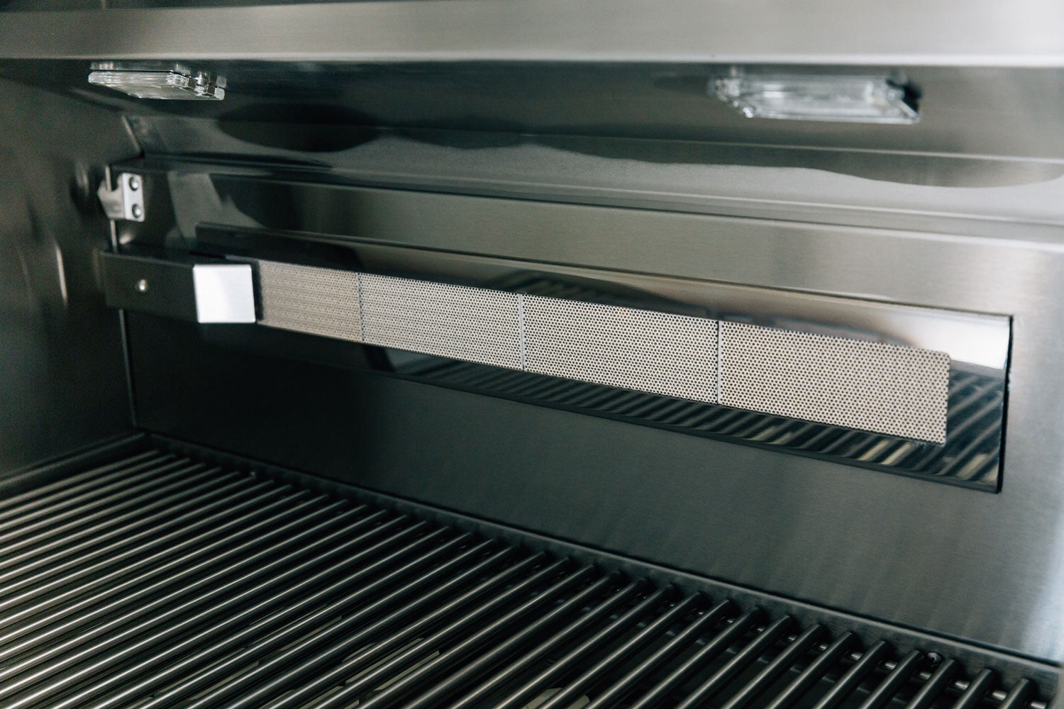 2025 American Made Grills Alturi 42" Freestanding Grill