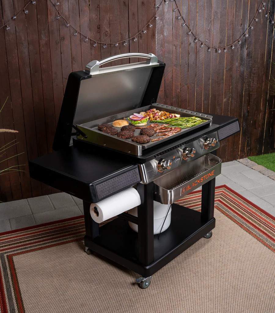 2024 Blackstone Grills 28″ XL with Hood & Front Shelf