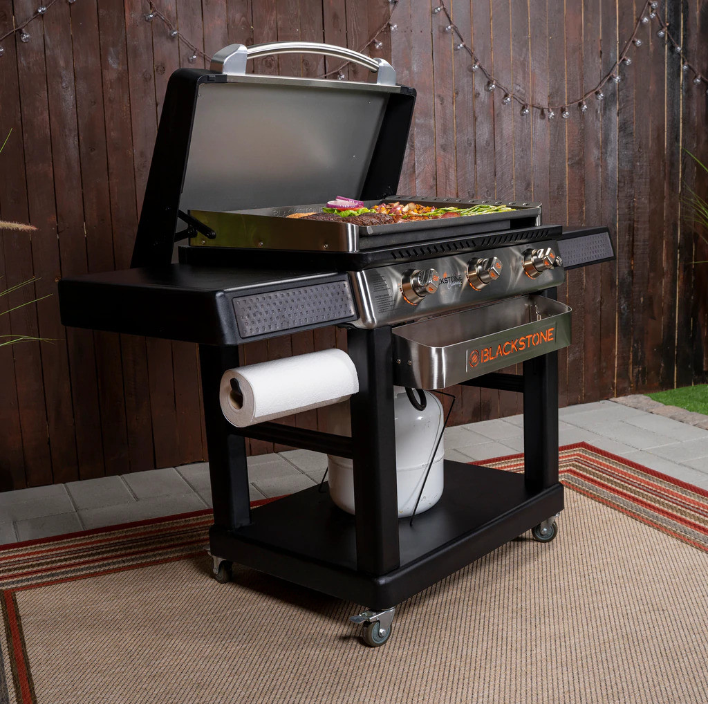 2024 Blackstone Grills 28″ XL with Hood & Front Shelf