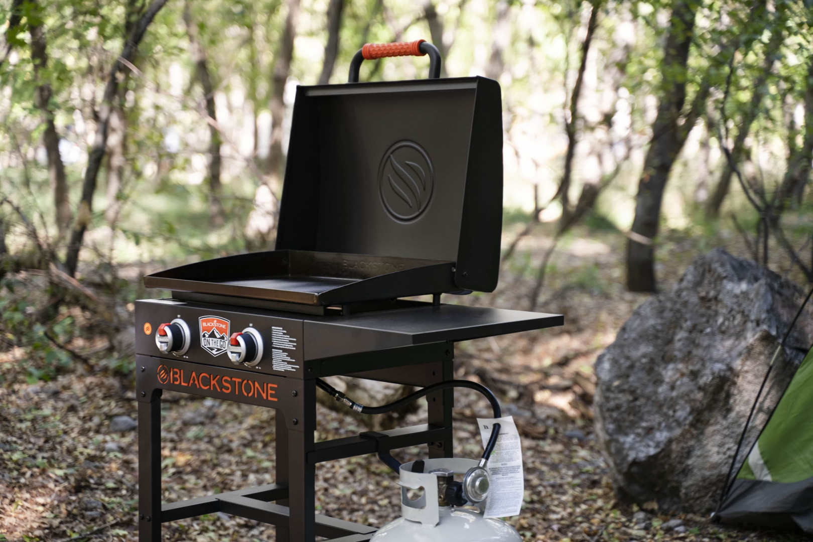 2024 Blackstone Grills On The Go 22" Cart Griddle with Hood